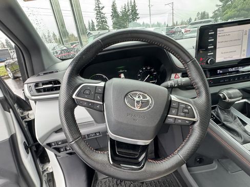 Used 2021 Toyota Sienna XSE image 20