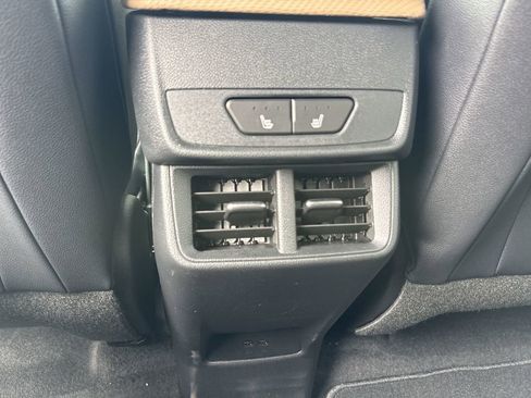 New 2026 Chevrolet Equinox ACTIV AWD/4WD image 22