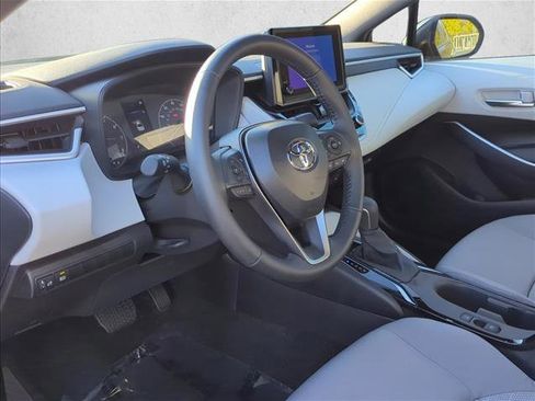 Certified 2025 Toyota Corolla SE image 9