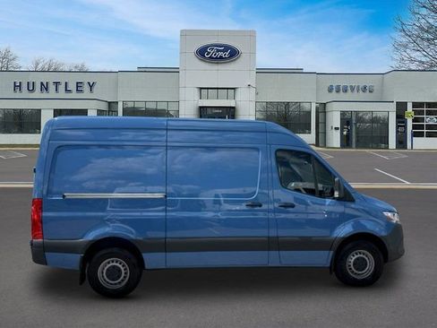 Used 2024 Mercedes-Benz Sprinter 2500 image 4