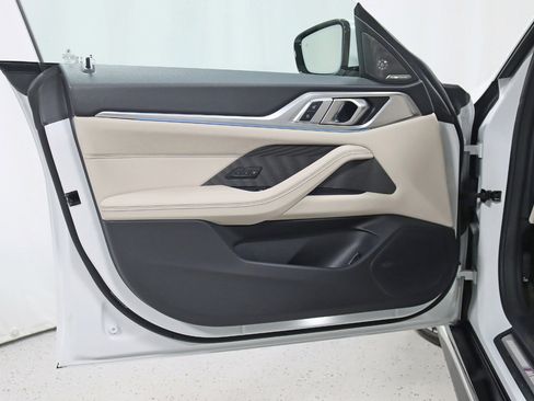 Used 2022 BMW i4 eDrive40 w/ M Sport Package image 33