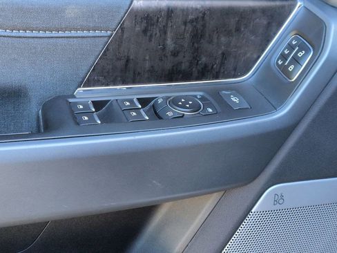 Used 2023 Ford F450 Lariat image 9