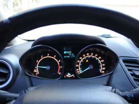 Used 2015 Ford Fiesta SE FWD image 11
