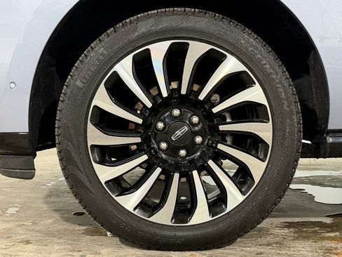 Used 2023 Lincoln Navigator L Black Label AWD/4WD image 10