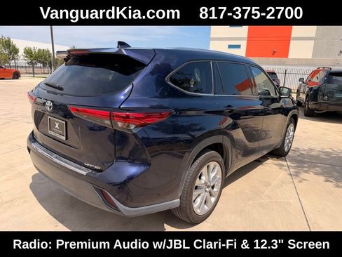 Used 2021 Toyota Highlander Limited FWD image 4