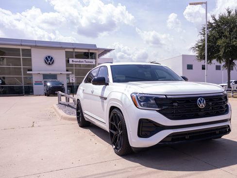 Used 2025 Volkswagen Atlas SE FWD image 38