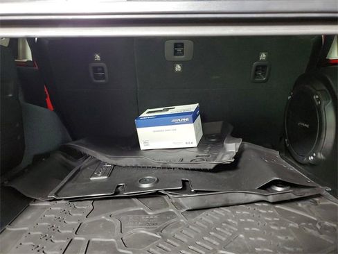 Used 2018 Jeep Wrangler Unlimited Rubicon w/ Dual Top Group image 6