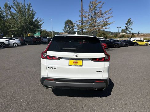 Used 2024 Honda CR-V Sport Touring image 8