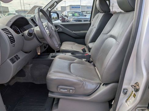 Used 2012 Nissan Frontier SL w/ Moonroof Pkg AWD/4WD image 14