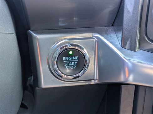 Used 2022 Ford F150 Lariat w/ Equipment Group 502A High image 31