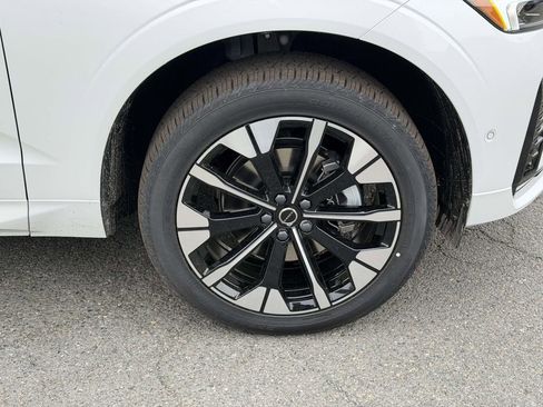 New 2026 Volvo XC60 B5 Ultra w/ Protection Package Premier AWD/4WD image 24