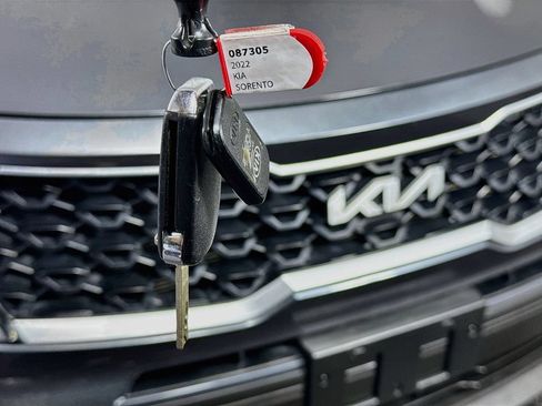 Used 2022 Kia Sorento LX AWD/4WD image 37