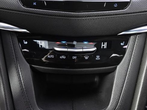 Used 2025 Cadillac XT5 Premium Luxury AWD/4WD image 31