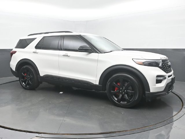 Used 2023 Ford Explorer ST w/ Technology Package AWD/4WD image 7