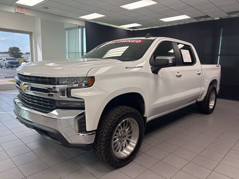 Used 2020 Chevrolet Silverado 1500 LT AWD/4WD image 7