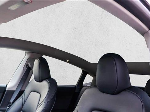 Used 2023 Tesla Model Y Long Range image 11