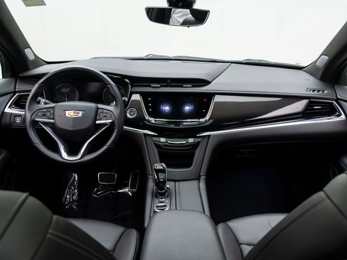 Certified 2024 Cadillac XT6 Sport w/ Technology Package AWD/4WD image 12