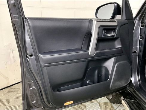 Used 2022 Toyota 4Runner SR5 image 23