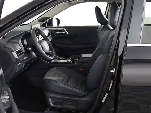 New 2025 Mitsubishi Outlander SE FWD image 29