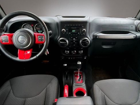 Used 2018 Jeep Wrangler Unlimited Sport S AWD/4WD image 7