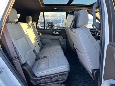 Used 2021 GMC Yukon SLT w/ SLT Premium Package image 12