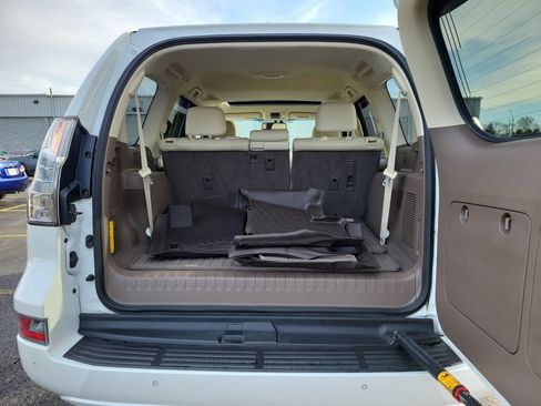 Used 2015 Lexus GX 460 image 8