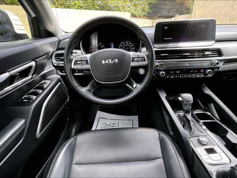 Certified 2022 Kia Telluride LX FWD image 7