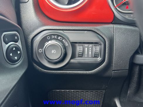 Used 2021 Jeep Wrangler Unlimited Rubicon image 13