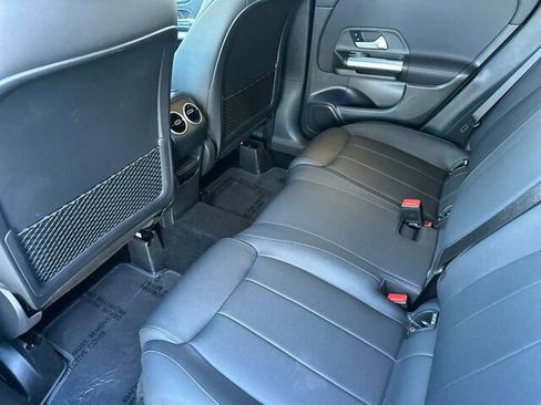 Used 2025 Mercedes-Benz GLA 250 4MATIC image 15