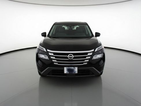 Used 2025 Nissan Rogue SV image 2