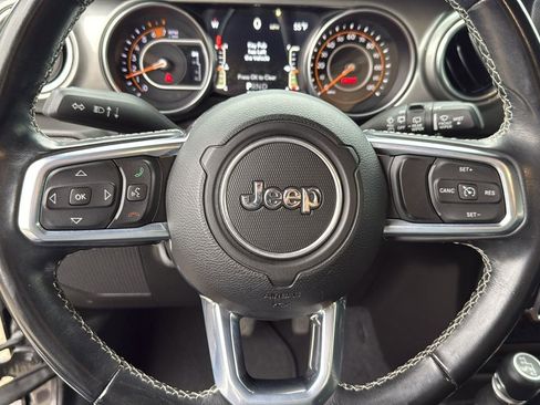 Used 2020 Jeep Wrangler Unlimited Sahara image 15
