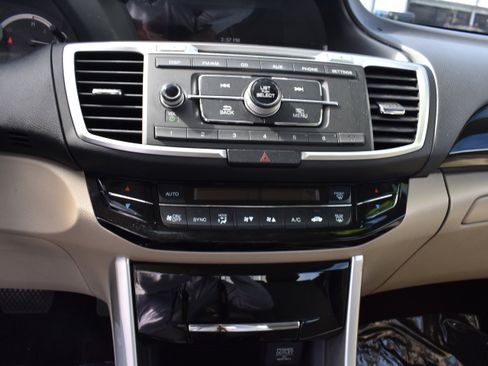 Used 2017 Honda Accord LX image 21