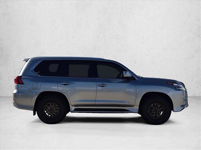 Used 2017 Lexus LX 570 4WD w/ Luxury Package image 4