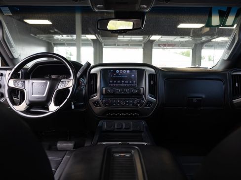 Used 2017 GMC Sierra 2500 Denali w/ Duramax Plus Package AWD/4WD image 20