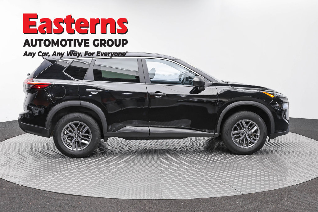 Used 2024 Nissan Rogue S AWD/4WD image 5