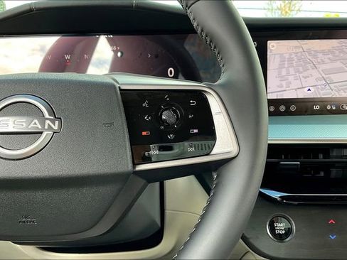 Used 2025 Nissan Murano Platinum w/ Cargo Package image 17