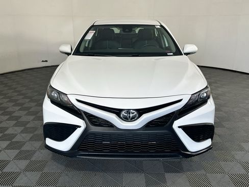 Used 2024 Toyota Camry SE w/ Convenience Package FWD image 8