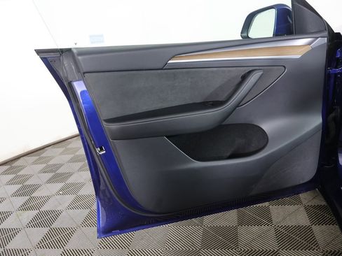 Used 2023 Tesla Model Y Performance image 23