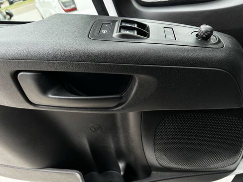 Used 2025 RAM ProMaster 2500 w/ Convenience Group FWD image 23