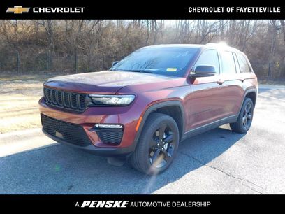 Used 2024 Jeep Grand Cherokee Limited w/ Black Appearance Package