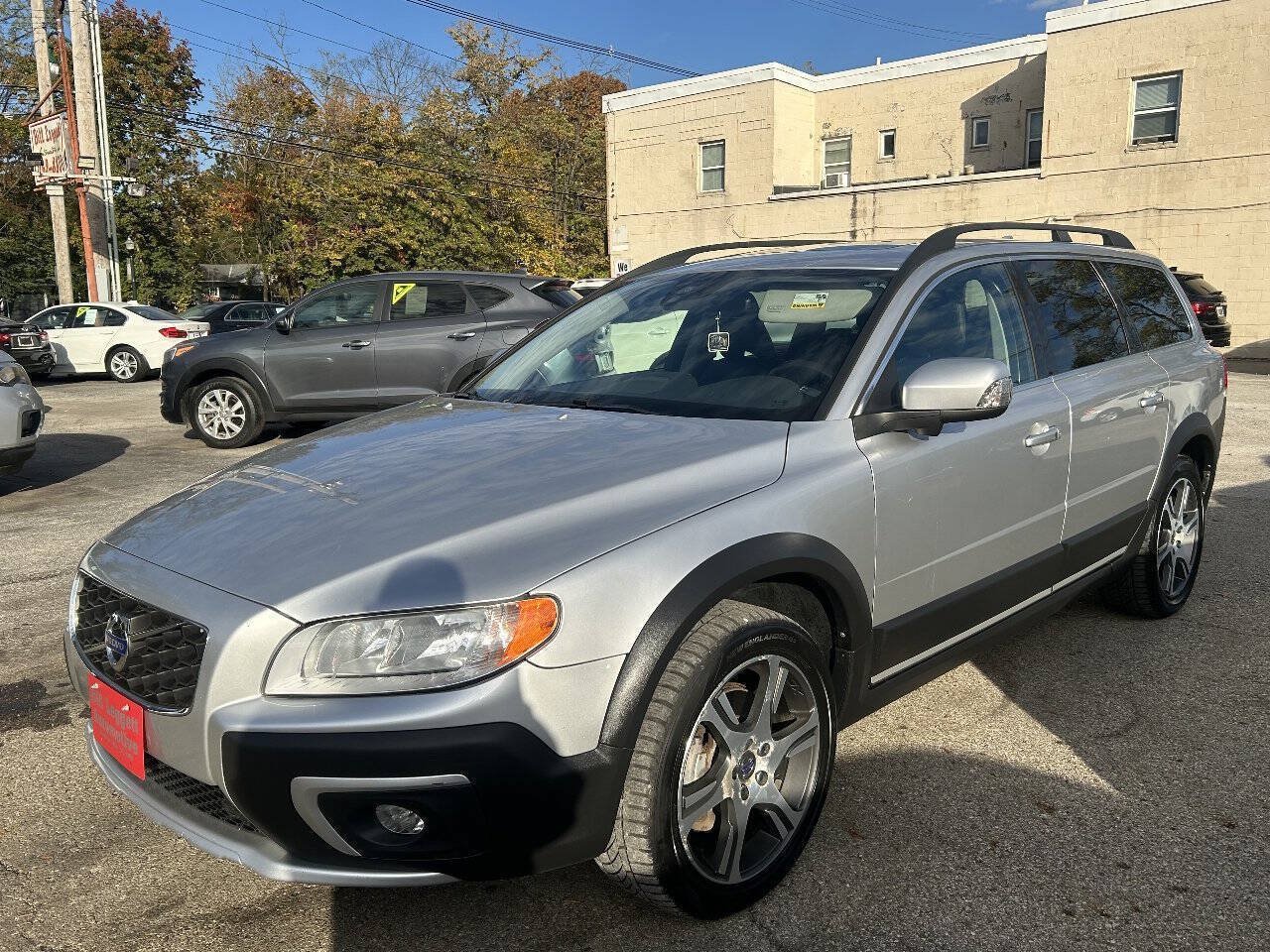 Used 2015 Volvo XC70 T6 w/ Proximity Package AWD/4WD image 2