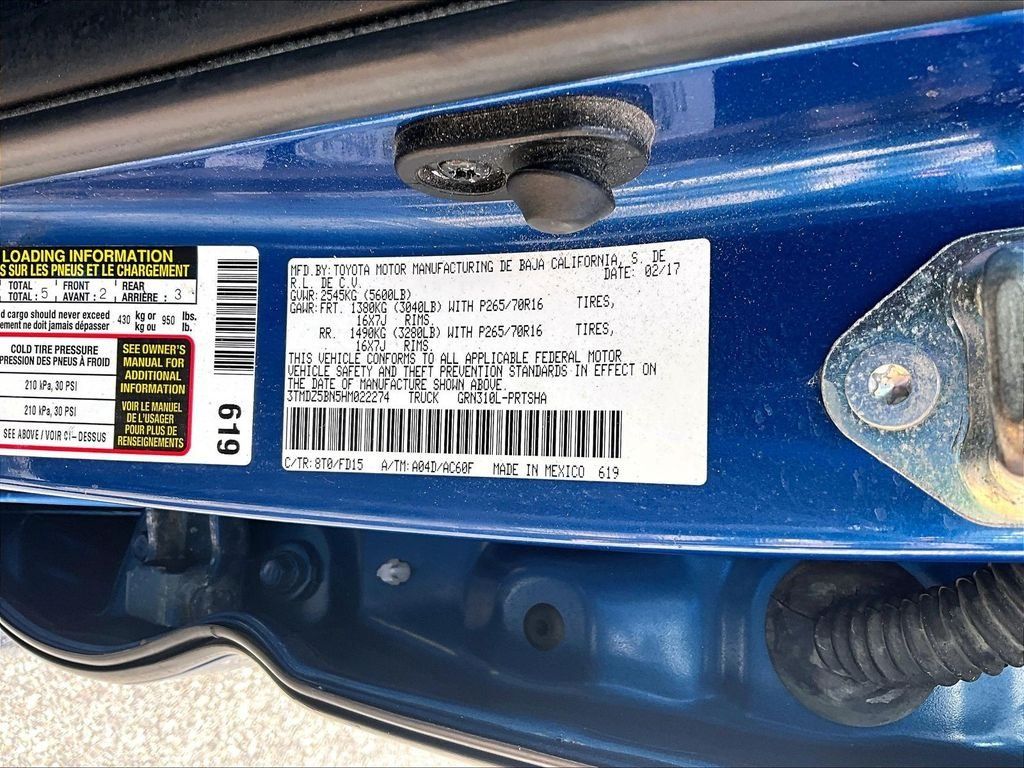 Used 2017 Toyota Tacoma TRD Off-Road w/ Tow Package AWD/4WD image 36