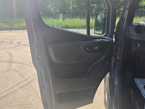 Used 2019 Mercedes-Benz Sprinter 170 image 14