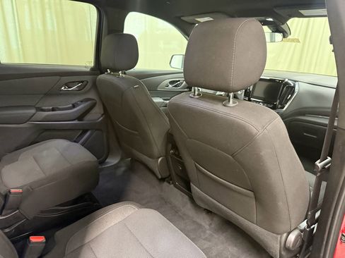 Used 2023 Chevrolet Traverse LT image 24