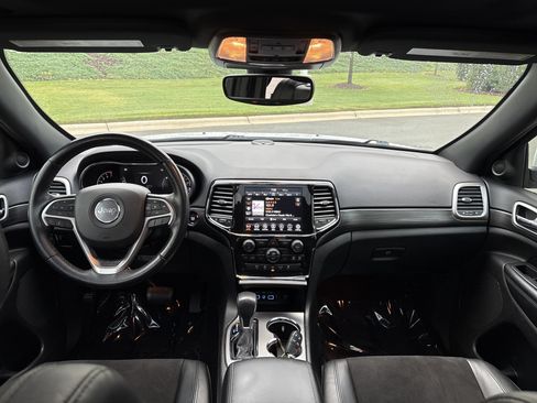 Used 2022 Jeep Grand Cherokee Laredo X AWD/4WD image 21