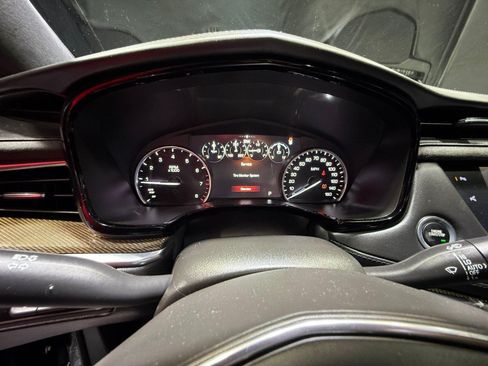 Used 2019 Cadillac XT5 Platinum AWD/4WD image 11