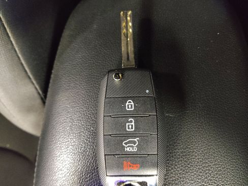 Used 2017 Kia Soul image 32