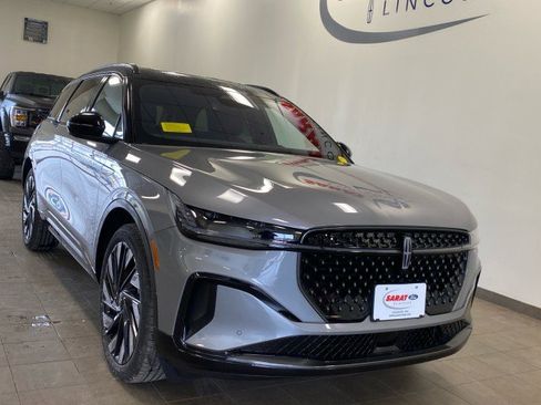 New 2025 Lincoln Nautilus Reserve w/ Jet Appearance Package image 2