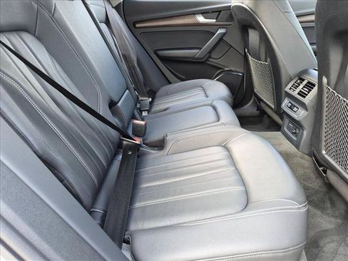 Used 2023 Audi Q5 2.0T Premium w/ Convenience Package AWD/4WD image 17