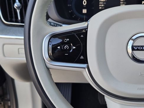 Used 2025 Volvo XC60 T8 Plus w/ Protection Package Premier image 37